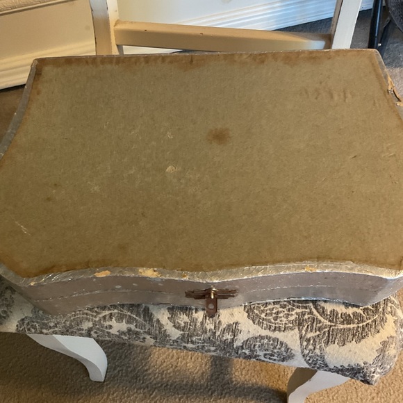 Pete line Art Deco 3 piece Vanity Set w/case - Picture 4 of 5